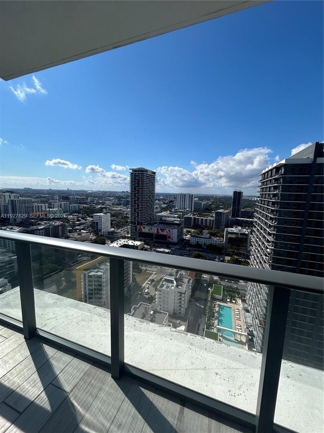 Foto del edificio - 480 NE 31st St