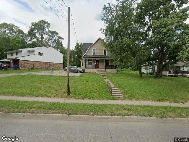 Building Photo - 2308 Indianola Ave