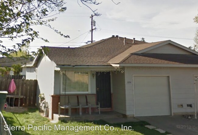 Building Photo - 1034-1034 Hedge Ave