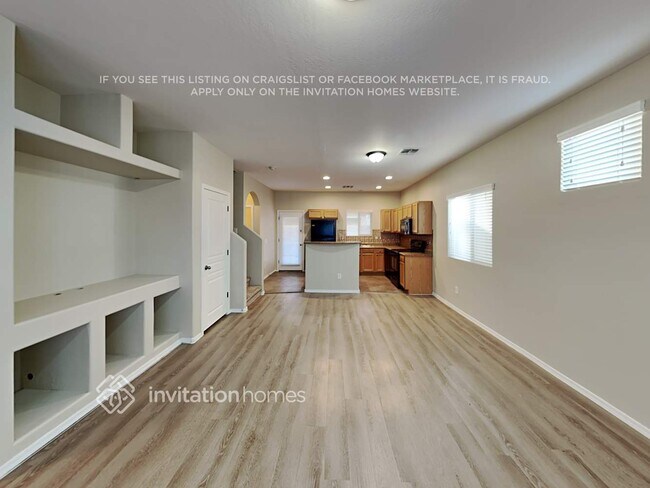 Building Photo - 236 S Travis