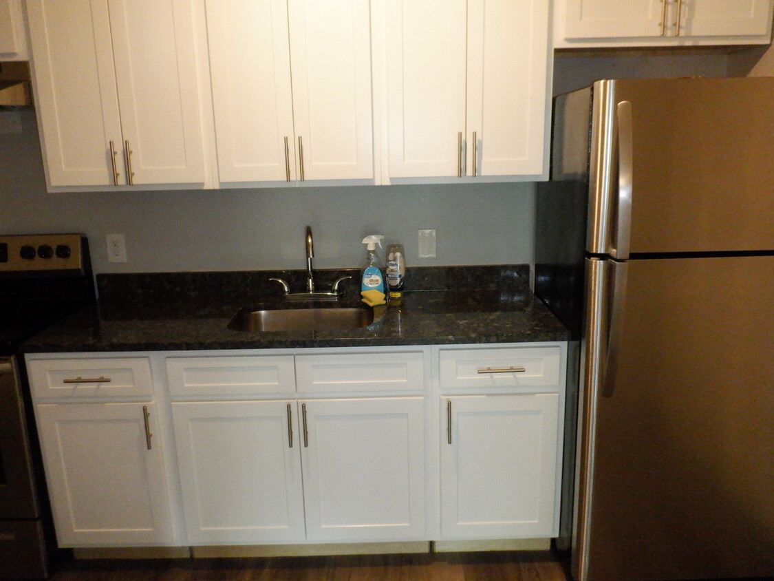 Foto principal - 233 Redstone Hill Rd