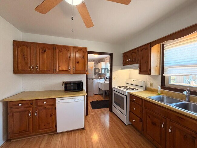 Foto del edificio - 9537 Arthur St