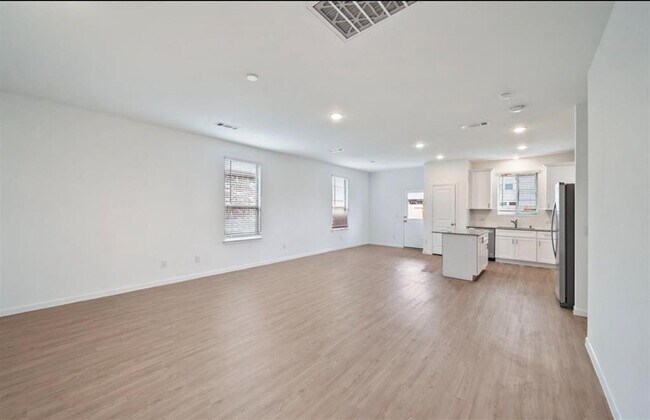 Foto del edificio - 335 Shady Cedar Hl Ln