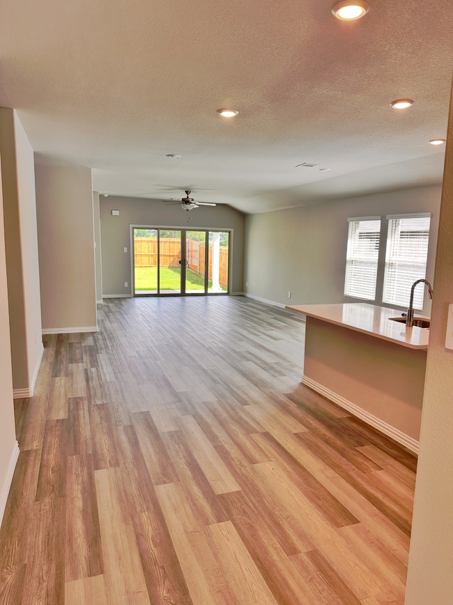 Building Photo - 2217 Dunbar Dr