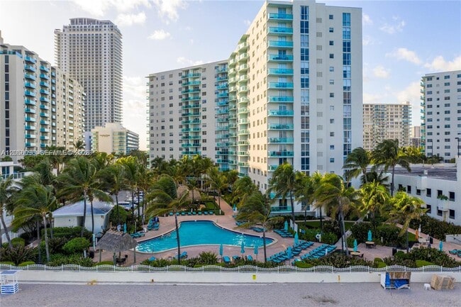 Building Photo - 3901 S Ocean Dr