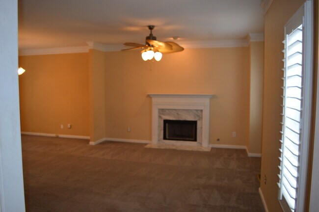 Foto del edificio - 1056 Dalby Way