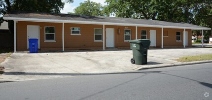 Building Photo - 510 Silver St