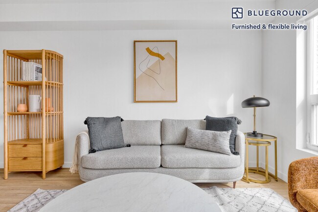 Foto del edificio - 2715 25th Ave S