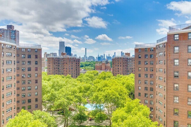 Building Photo - 40 W 116th St
