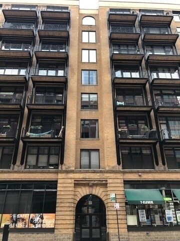 Building Photo - 625 WEST Jackson BOULEVARD, #605