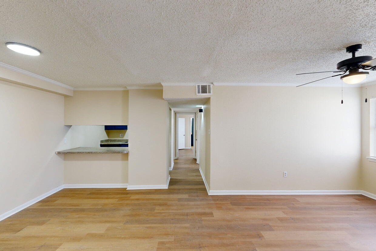 Photo - Tiger Den Apartments