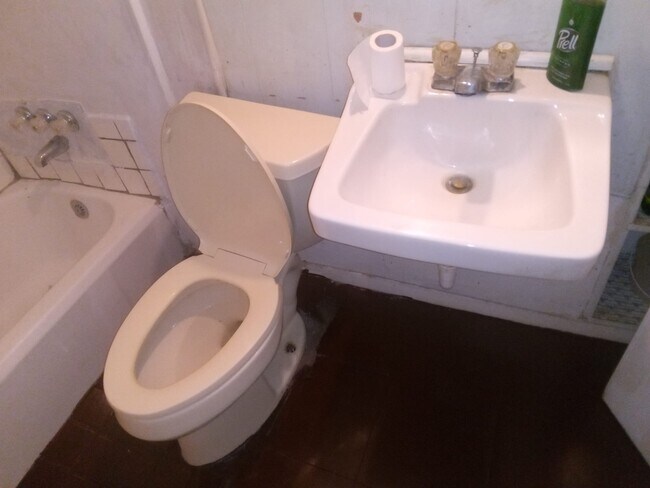 Foto del edificio - 411 SW 24th St