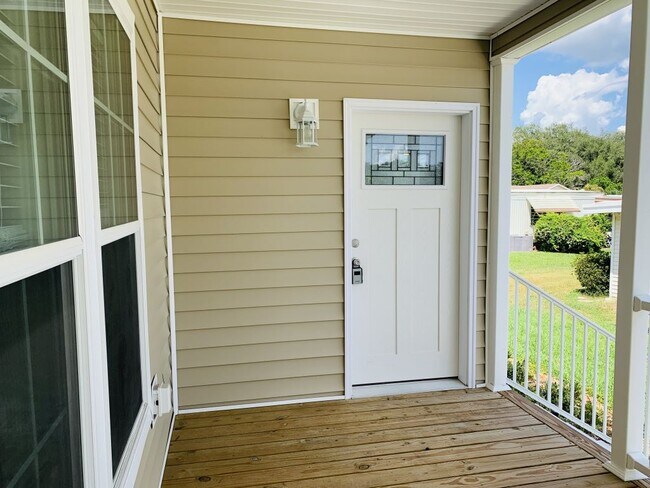 Foto del edificio - 141 Millwood Rd