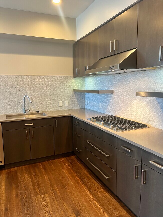 Cocina - 7600 Landmark Way