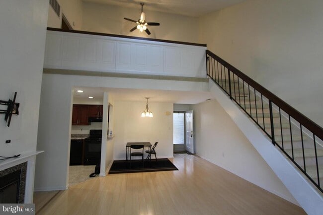 Building Photo - 5220 Ravens Crest Dr