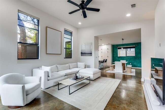 Foto del edificio - 4102 Clawson Rd