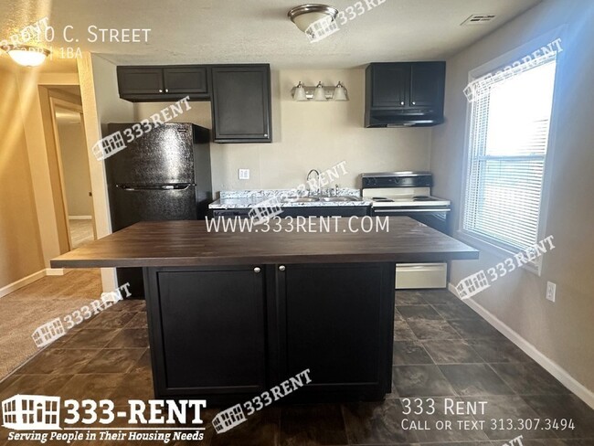 Building Photo - 610 C. Street-