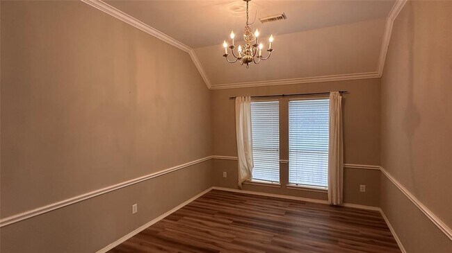 Foto del edificio - 3727 Parkshire Dr