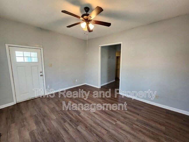 Building Photo - 1153 Spruce St