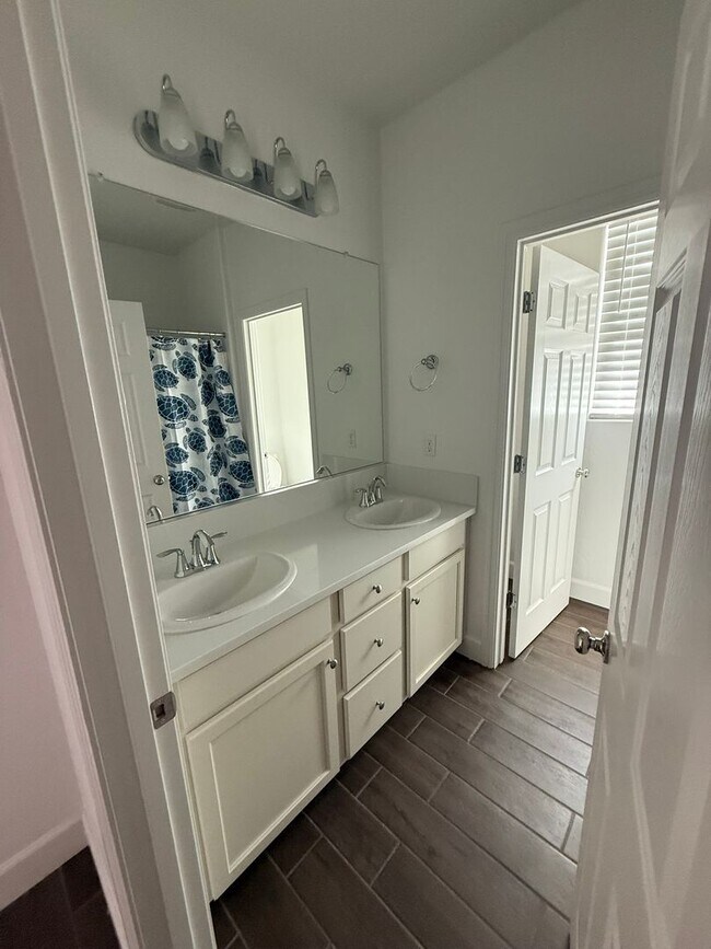 Foto del edificio - Stunning 4-Bedroom Family Home – Available Now!