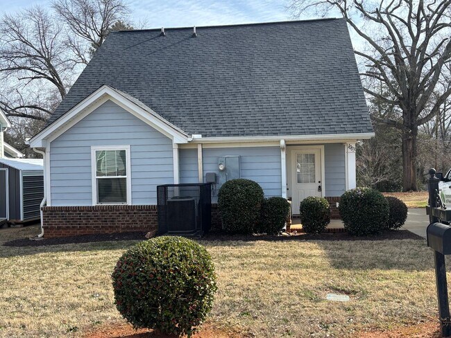 Foto del edificio - Beautiful Three Bedroom, Two Bathroom Single Family Home in Anderson, SC
