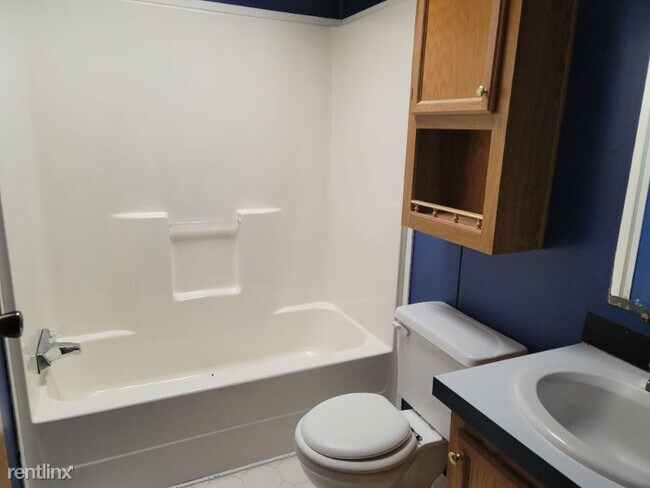 Building Photo - 3 br, 2 bath Mobile Home - 105 W 7th St