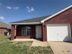 Building Photo - 3900 Hitchrock Dr
