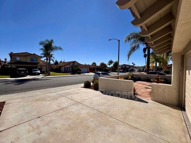 Foto del edificio - 40145 Ravenwood Dr