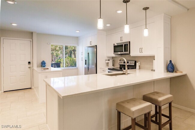 Foto del edificio - 3032 Sandpiper Bay Cir