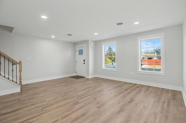 Building Photo - 1355 Valley Green Rd