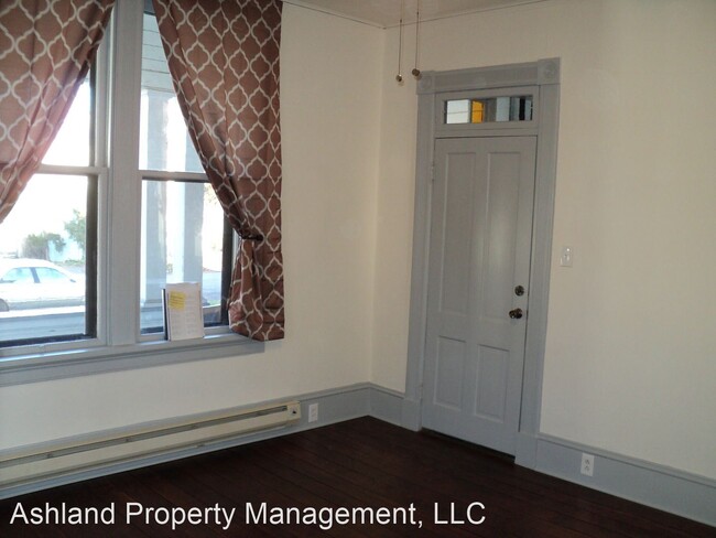 Building Photo - 154 B St
