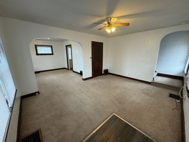 Foto del edificio - Rock Island Large 2 Bedroom Townhome