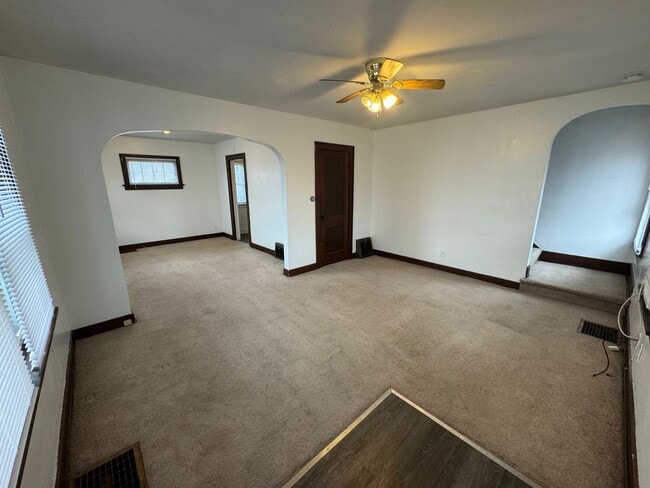 Building Photo - Rock Island Townhome Ready for Rent Now!