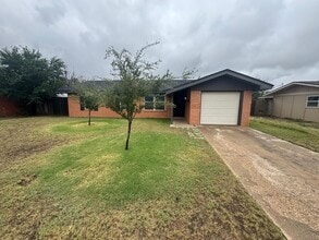 Building Photo - 4217 Redbud Ave
