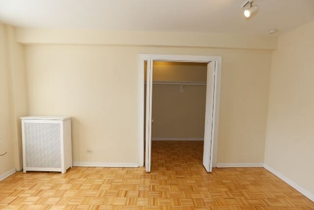 Foto del edificio - 744 W Belmont Ave