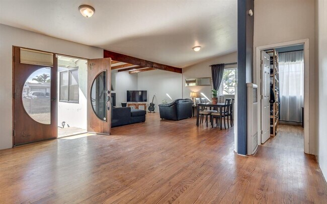 Building Photo - 352 Bonito Ave