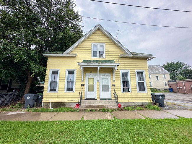 Building Photo - 512 Division St