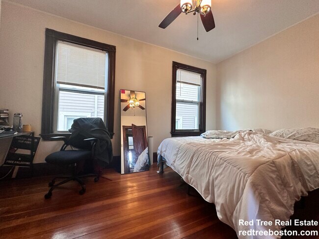 Building Photo - 4 Montcalm Ave
