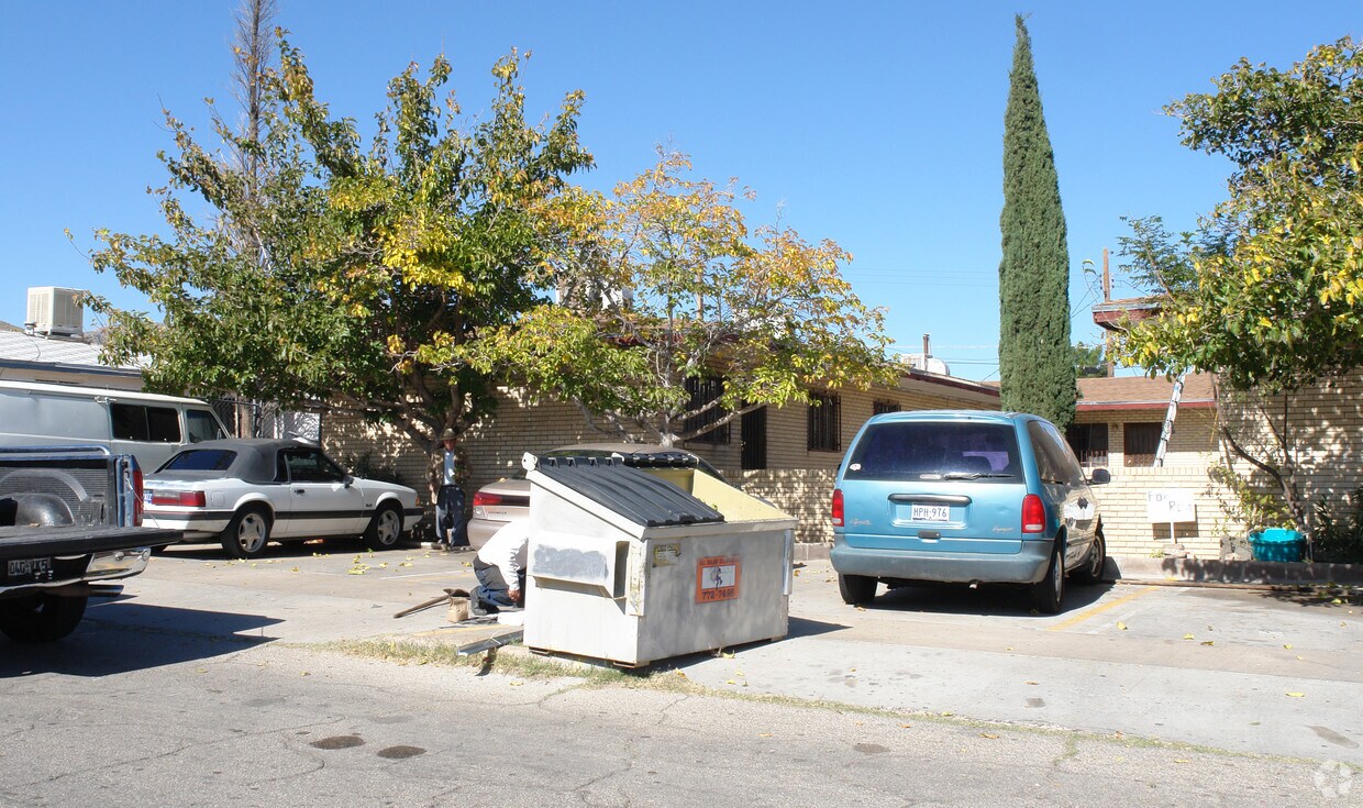 Primary Photo - 3811 Lincoln Ave