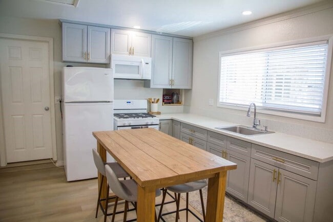 Foto del edificio - 11365 Linard St