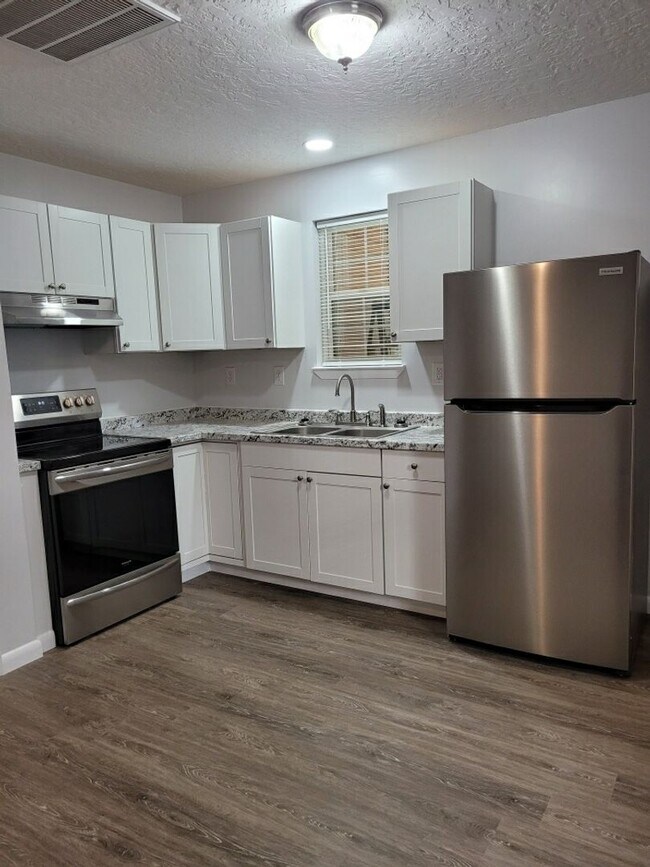 Foto del edificio - 966 Grayton Rd