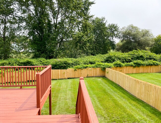 Building Photo - 64 Harriet St