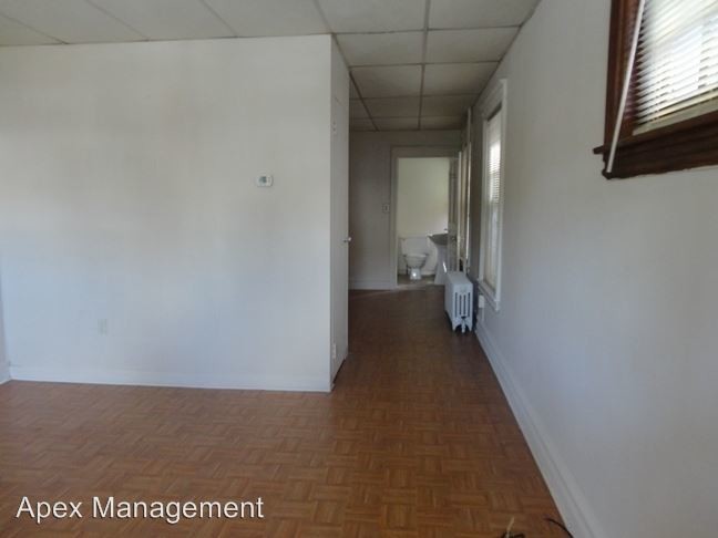Foto del edificio - 1223-1223 Russell Ave