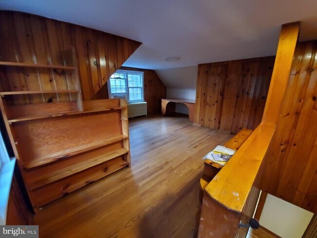 Foto del edificio - 760 Village Rd W