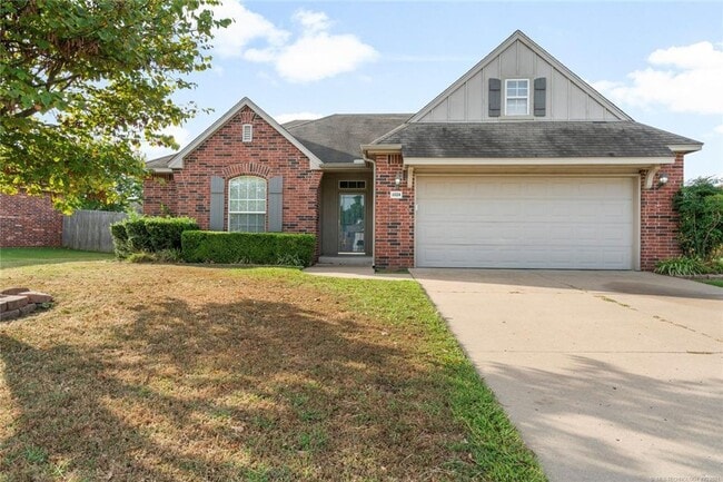 Building Photo - Glenpool Beauty!  3 Bedroom, 2 Bath Home