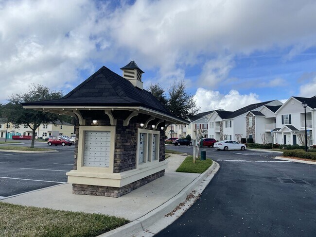 Building Photo - 575 Oakleaf Plantation Pkwy #615