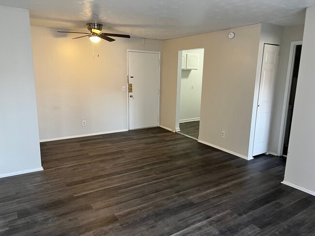 1 bedroom - Clifton Colony Apartments