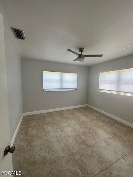 Building Photo - 330 Palmetto Dr