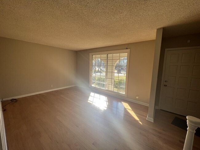 Photo - 2900 Moss Spring Dr House