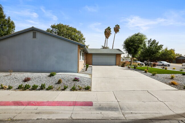 Building Photo - 3636 W Tulare Ave